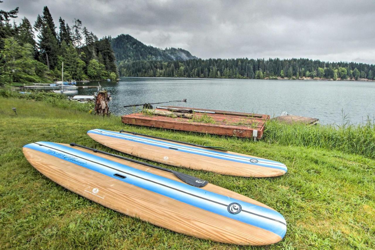 Lakefront Cabin With Stunning Mountain Views And Dock! Mineral Ngoại thất bức ảnh
